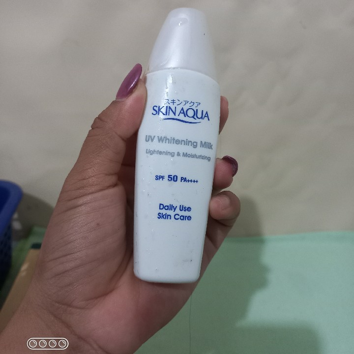 UV Whitening Milk imgfdn-625f3ce7-3ad5-4c85-88ff-cab6c8f9e576
