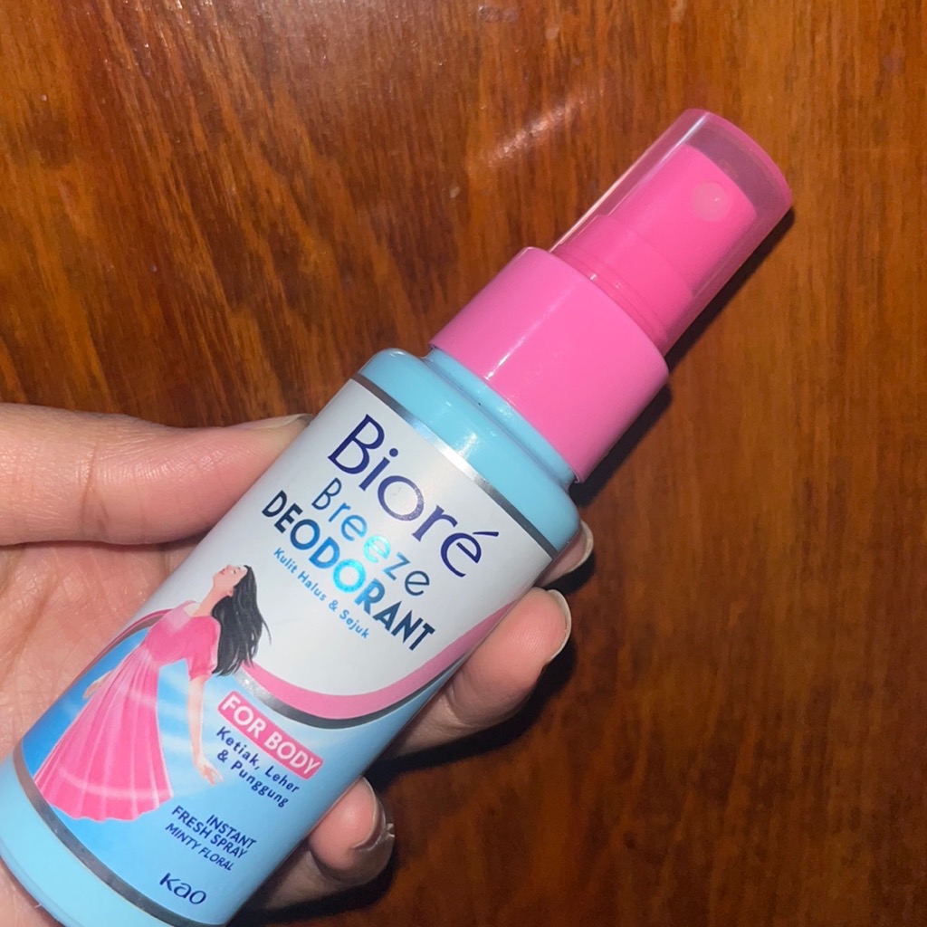 Breeze Deodorant Instant Fresh Spray - Minty Floral imgfdn-0eec6bca-01ef-4803-8f12-e74b444c9b8b