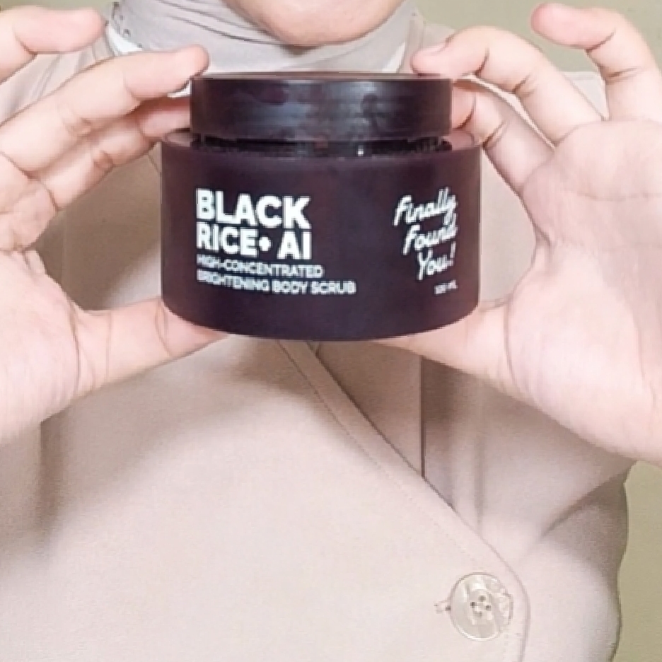BLACK RICE+ AI High-Concentrated Brightening Body Scrub imgfdn-3541102b-0381-480e-9121-b83ef5f81f33