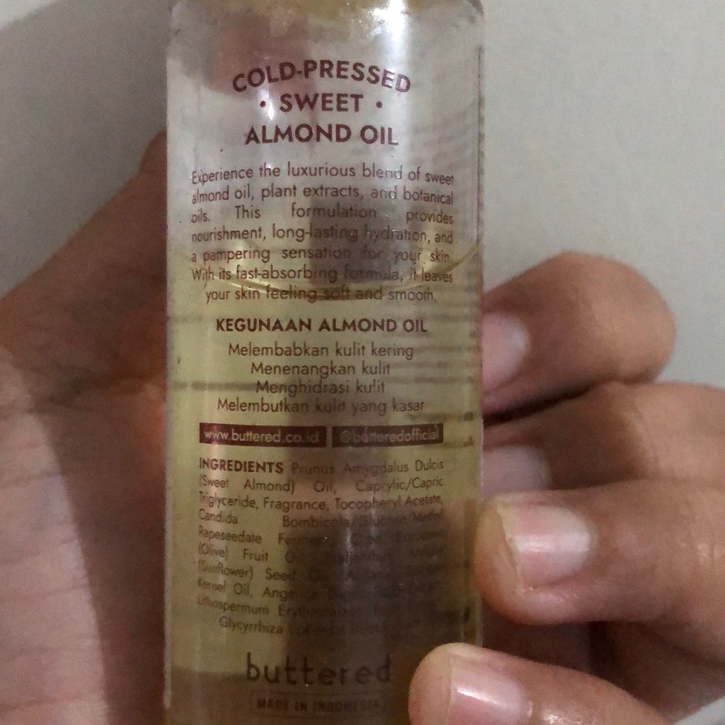 Almond Dry Body Oil imgfdn-371808e8-895f-4fdb-980d-4087608c0359