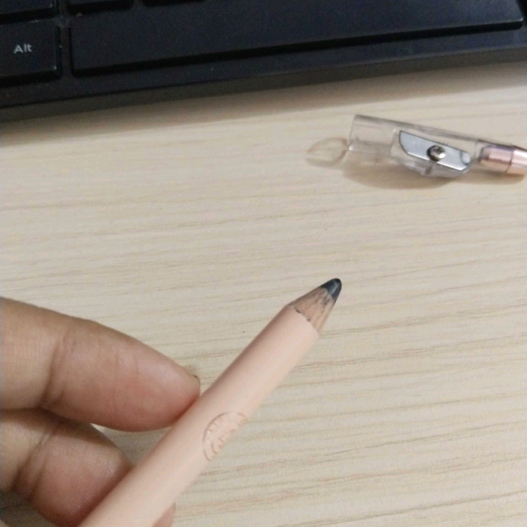 Eyebrowtiful Pencil - Brown imgfdn-5abf00fa-029b-4733-8253-173a44043adc