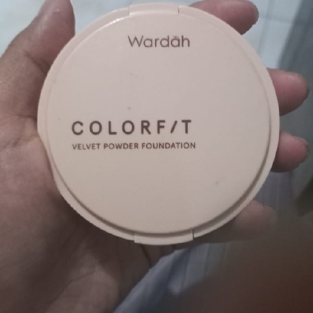 Colorfit Mattifying Powder - 23W Warm Ivory imgfdn-5c247680-71e5-49cc-8c2f-1dae6cac87be