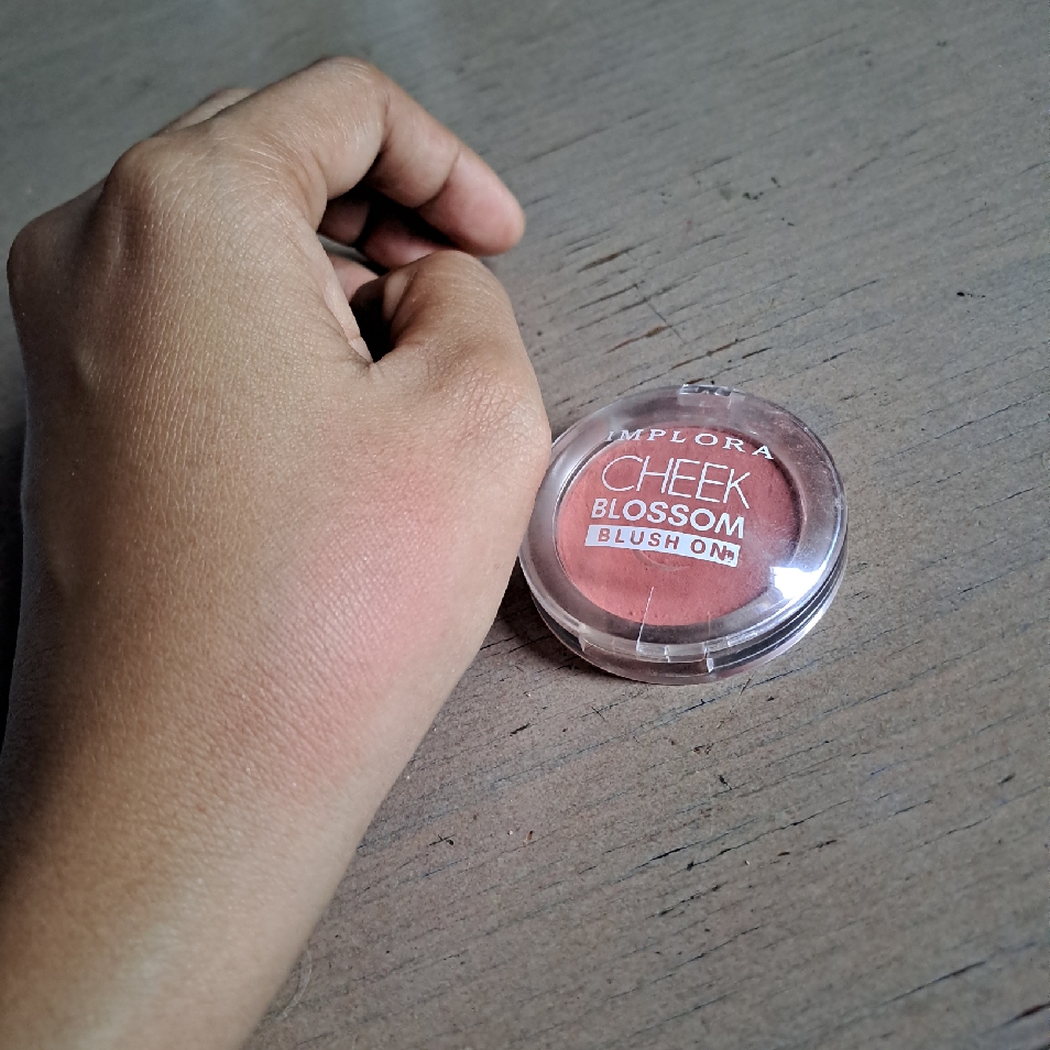 Cheek Blossom Blush On - 04 Sweet Salmon imgfdn-afcda251-eb3a-4a2c-8669-78f417eee7bb