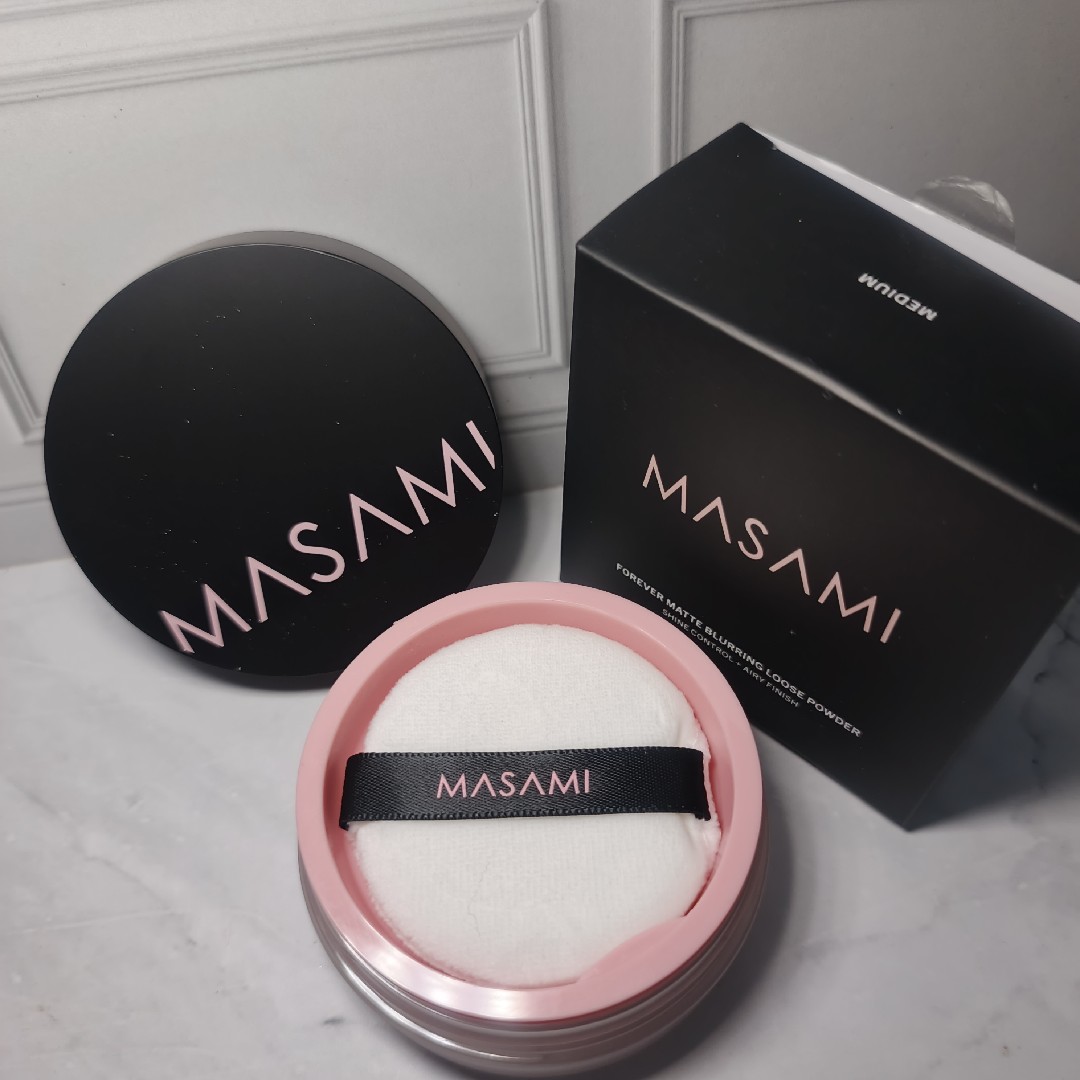 Forever Matte Blurring Loose Powder - Medium imgfdn-47d3e180-3cf5-450d-aae8-e454780e6c1d