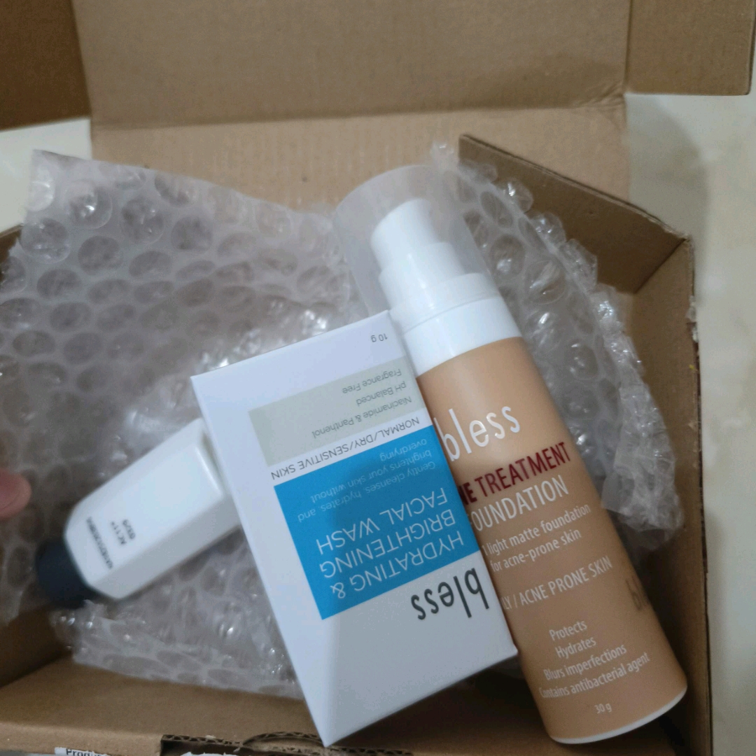 Acne Treatment Foundation - Natural imgfdn-6f952a0e-a423-4967-b756-efdb0734a1ff