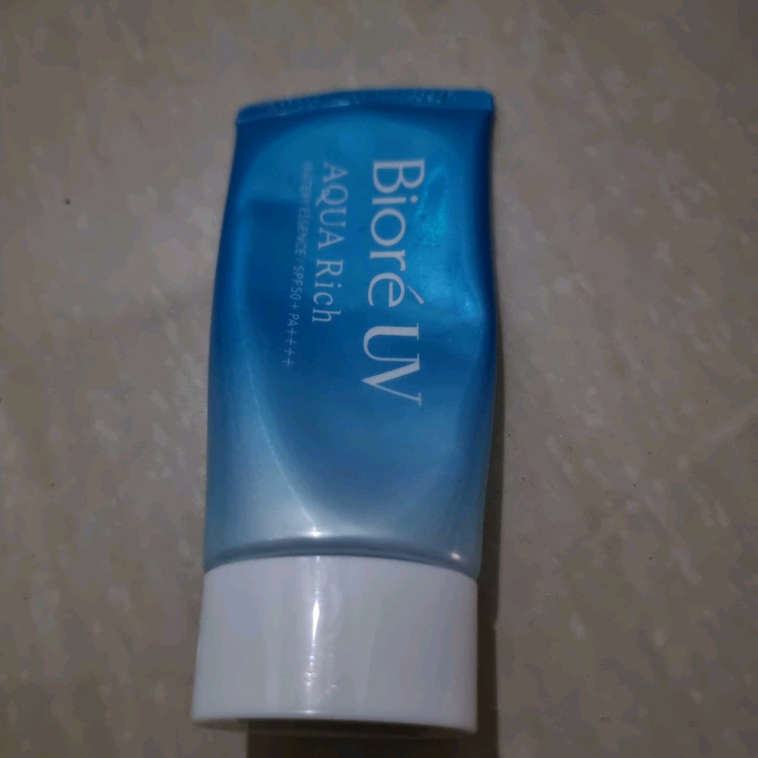 UV Aqua Rich Watery Essence SPF 50+ PA++++ imgfdn-342827ac-00c0-4ab4-aa73-2f09929a31eb