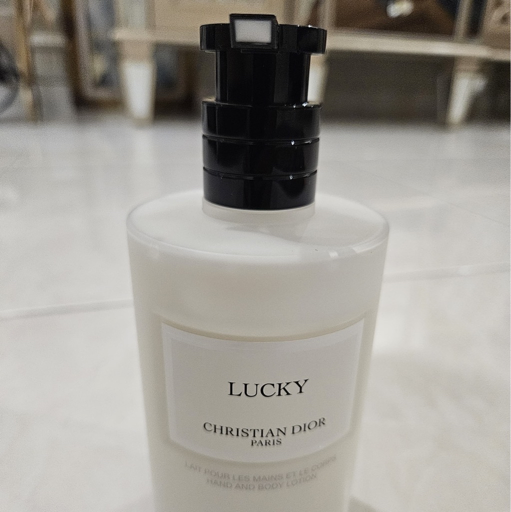 Dior Body Lotion - Lucky imgfdn-efb04c92-3038-4c28-874a-1b952376d93c