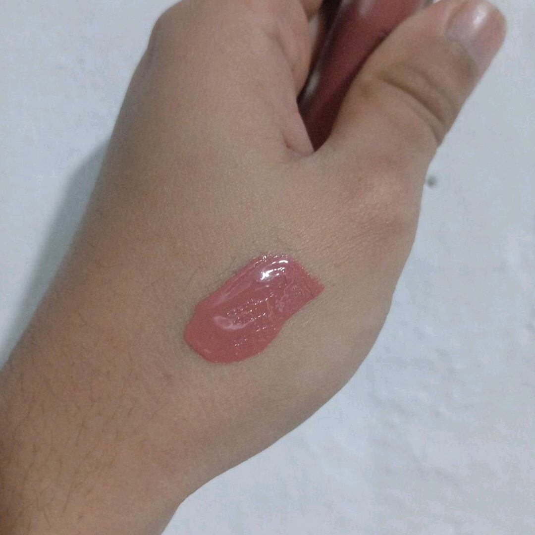 Lip Velvet - Honest imgfdn-dfa1b75f-bff5-4f17-9750-9faf12473a03