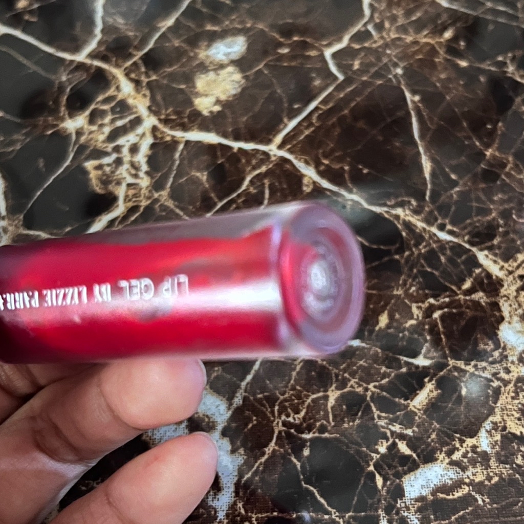 Lip Gel - Carnation imgfdn-744761d3-d5b6-4297-8242-01e51faafbfd