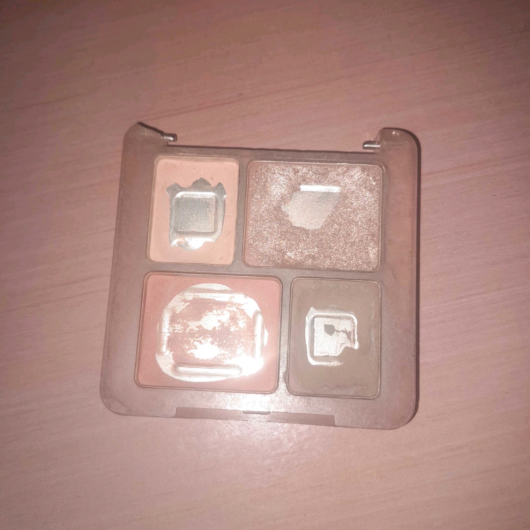 Wonder Palette Eye Shadow - 06 Fly Me To The Moon imgfdn-5b298950-ad14-4b1d-8adc-fd4de6a24e7a
