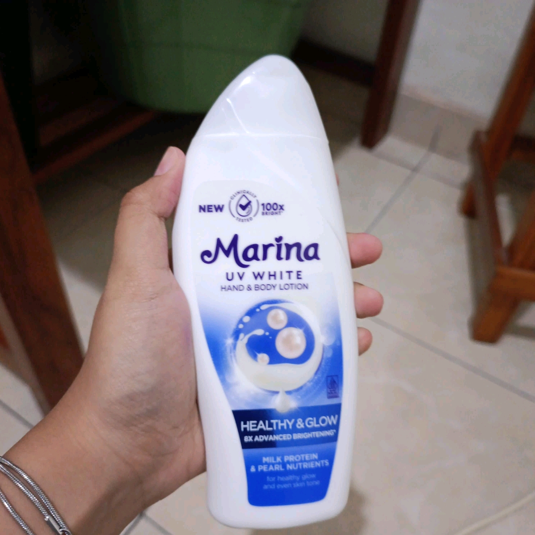 UV White Healthy & Glow Lotion imgfdn-6d6a0bee-861e-4ddc-afd2-82f327454ab0