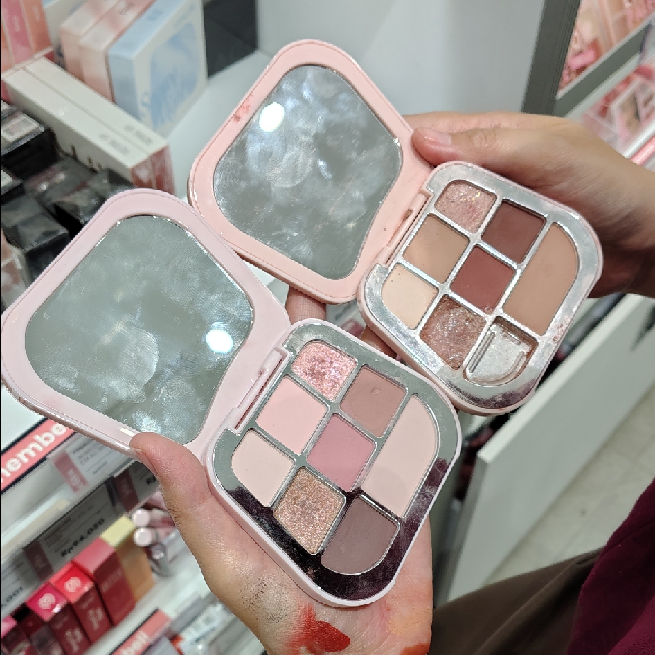 8-Color Eyeshadow Palette - BR02 Lover imgfdn-31aeb74a-89b5-4d5b-9f16-c384cf1e7361