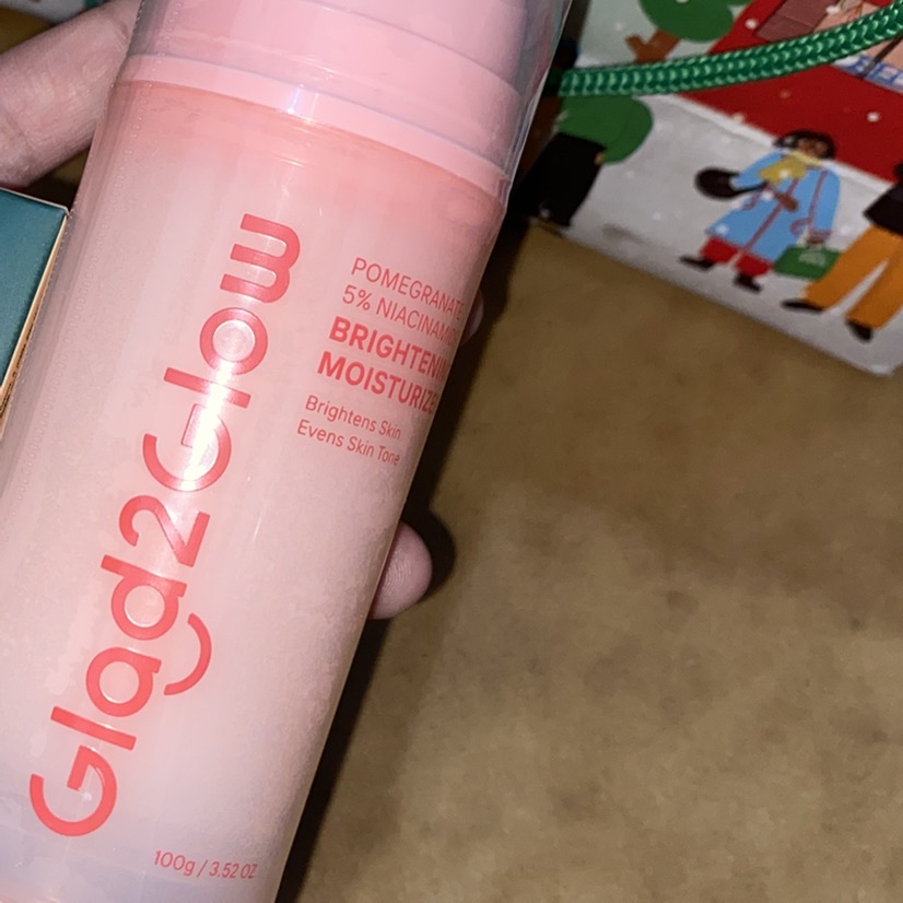 Pomegranate 5% Niacinamide Brightening Moisturizer imgfdn-142c1993-ce37-4c1b-be4d-a04b3f8f2d47