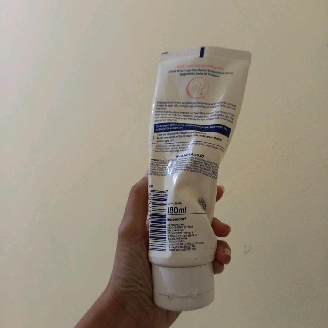 Extra White Radiant & Smooth Lotion imgfdn-9c041f51-3d66-4ccd-99cd-8252fc7be2d1