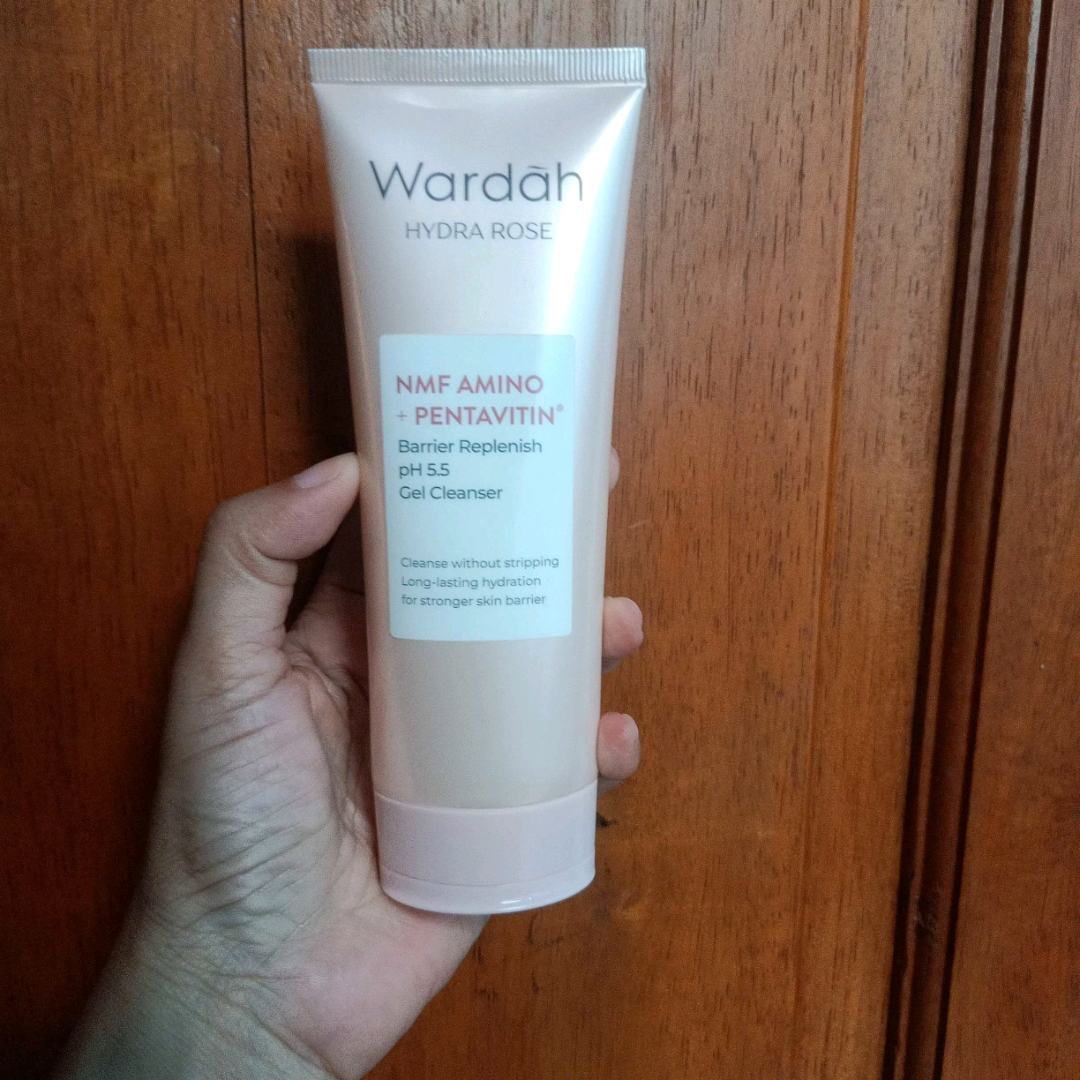 Hydra Rose NMF Amino + Pentavitin Barrier Replenish pH 5.5 Gel Cleanser imgfdn-c9b41c15-ffc1-4238-ab88-4a5b3d32505b