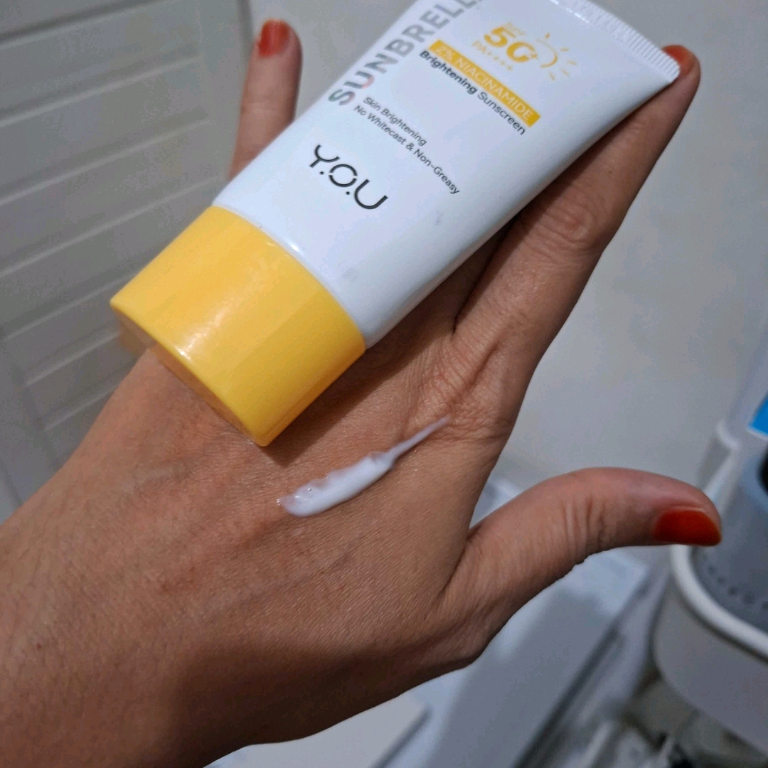 Sunbrella 2% Niacinamide Brightening Sunscreen imgfdn-49b94b3c-e66c-428f-9fe6-9c744e66dbd7
