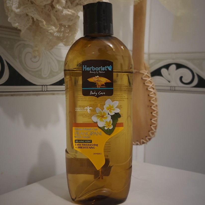 Body Wash - Frangipani imgfdn-81adaa27-1490-4bdd-8dfc-46585250810a