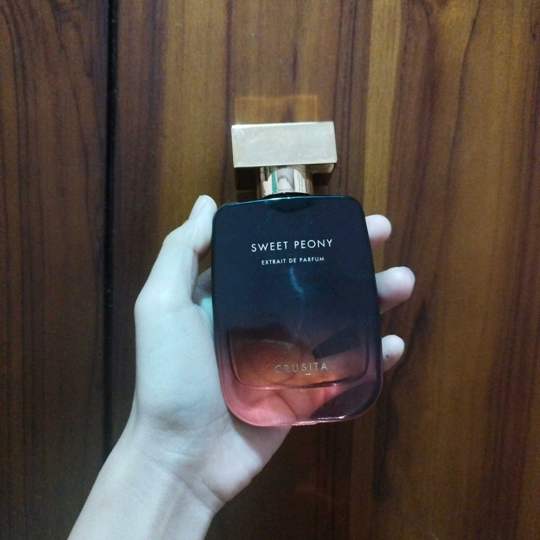Extrait De Parfum - Sweet Peony imgfdn-ac5595e3-2050-40c8-a55c-91e256a0376a