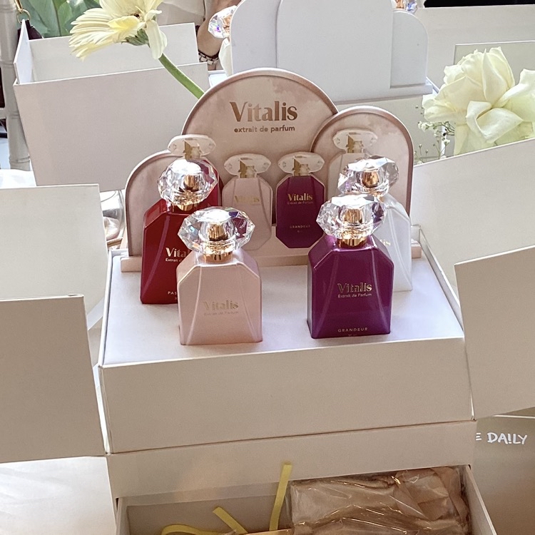 Extrait De Parfum - Noblesse imgfdn-0c4fd712-c3d9-4e76-8d40-be73d58177e3