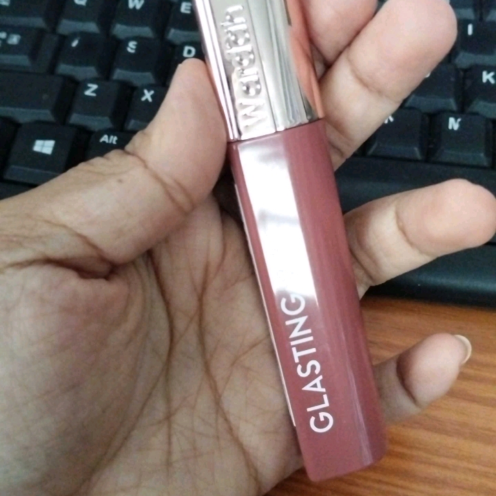 Glasting Liquid Lip - 04 Rosewood Radiance imgfdn-b6745b82-aa2b-436a-acb9-10790e3ad950