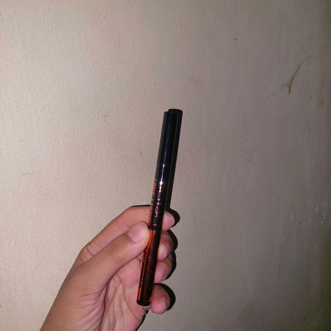 Bold Eyeliner - Super Black & Waterproof imgfdn-54a4de3a-fe4e-4d1d-867a-b631c280f665