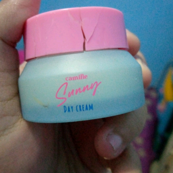 Sunny Day Cream with Sunscreen imgfdn-7f4542d9-6a48-4dce-8b2c-8d91683c7a7b