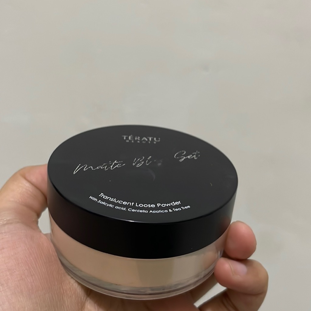 Matte Blur Set Translucent Loose Powder imgfdn-4484f7f1-8dea-45b8-a70d-5a2c84dddb9f