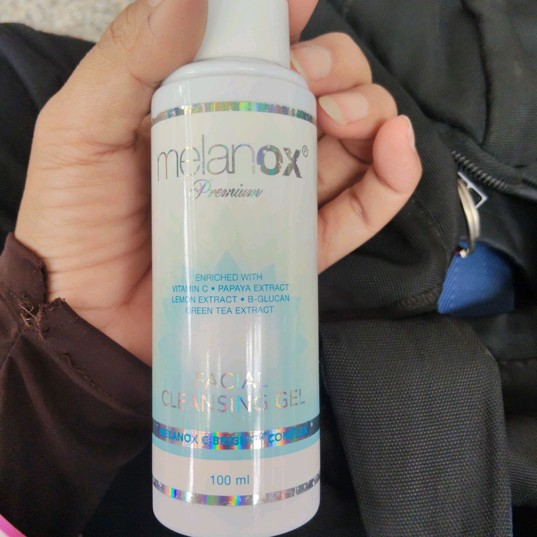 Premium Facial Cleansing Gel imgfdn-ecb36316-531e-4f68-a303-ec3d119f2188