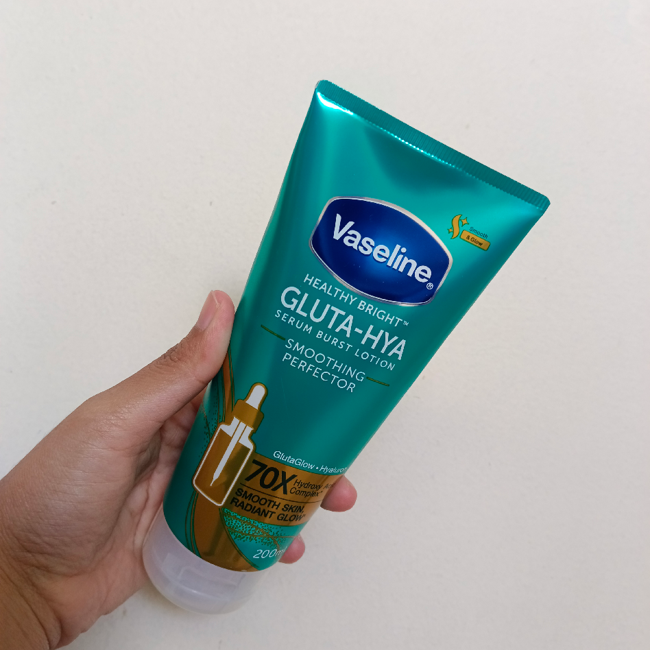 Healthy Bright Gluta-Hya Serum Burst Lotion - Smoothing Perfector imgfdn-6c32d1f0-3f71-4e66-811e-7cd41715c6b5