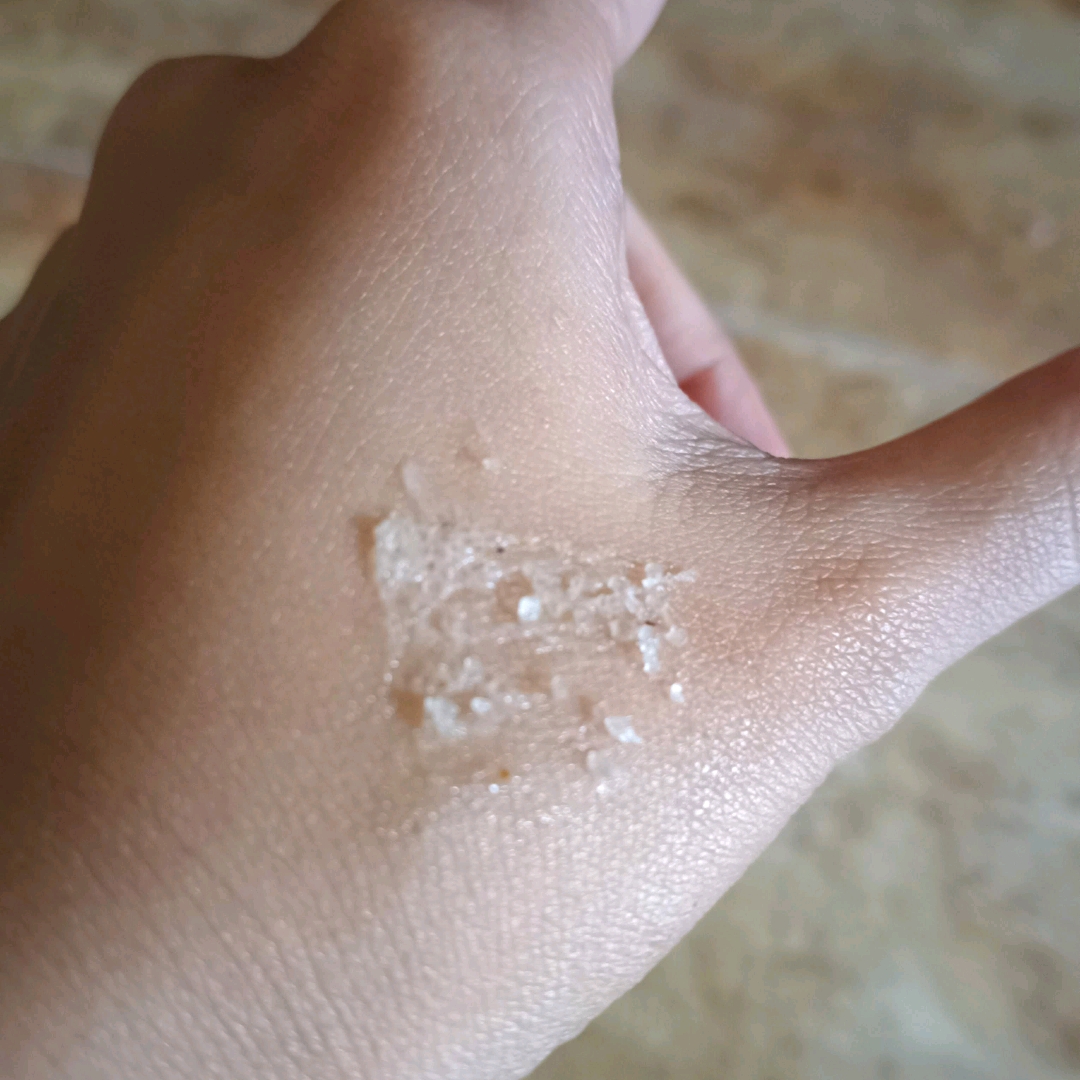 Sugar Rush Lip Scrub imgfdn-01e84b11-6bd2-4297-81fa-4be307112915