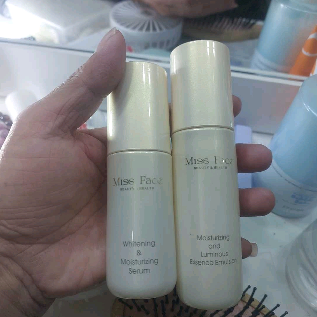 Whitening and Moisturizing Serum imgfdn-f1cd9afb-3699-493c-a397-141187e70894