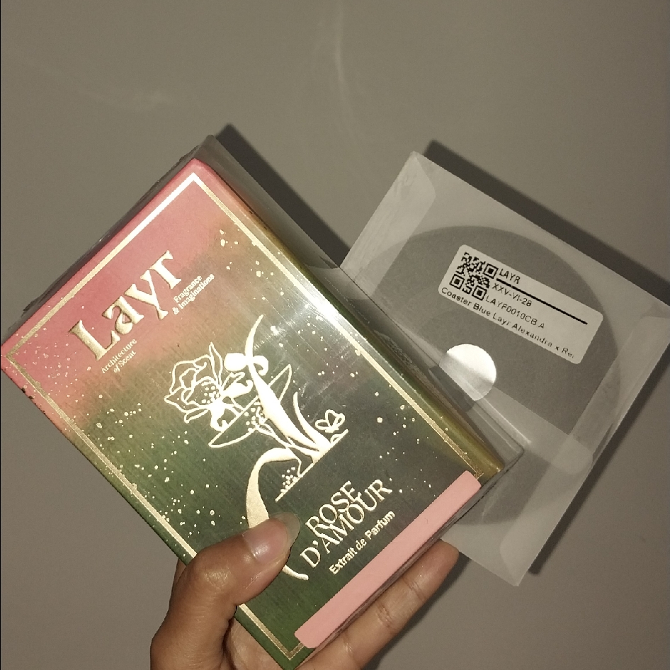 Rose D'Amour imgfdn-fcade117-bcc0-43d3-a6d7-e78049f3971f