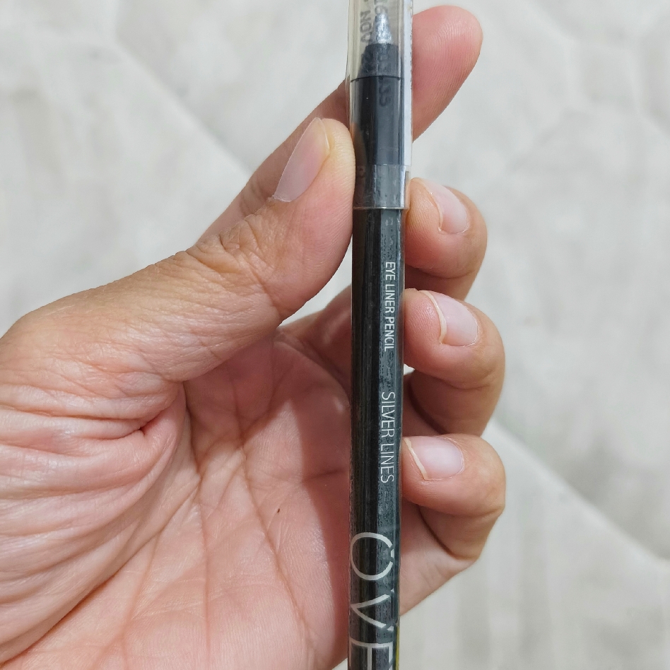 Eye Liner Pencil - Silver Lines imgfdn-c91a14a6-42ba-4a1c-b420-47e341d3b998