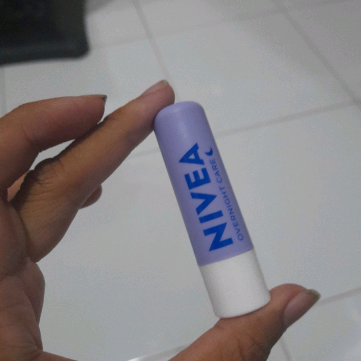 Overnight Care Lip Balm imgfdn-33a06b41-608b-469a-97b4-fce8fbaf057e
