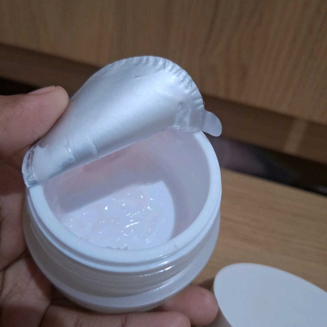 Sensitive Moisture Gel imgfdn-c3707833-cb54-4724-8548-a9b4e3725acf
