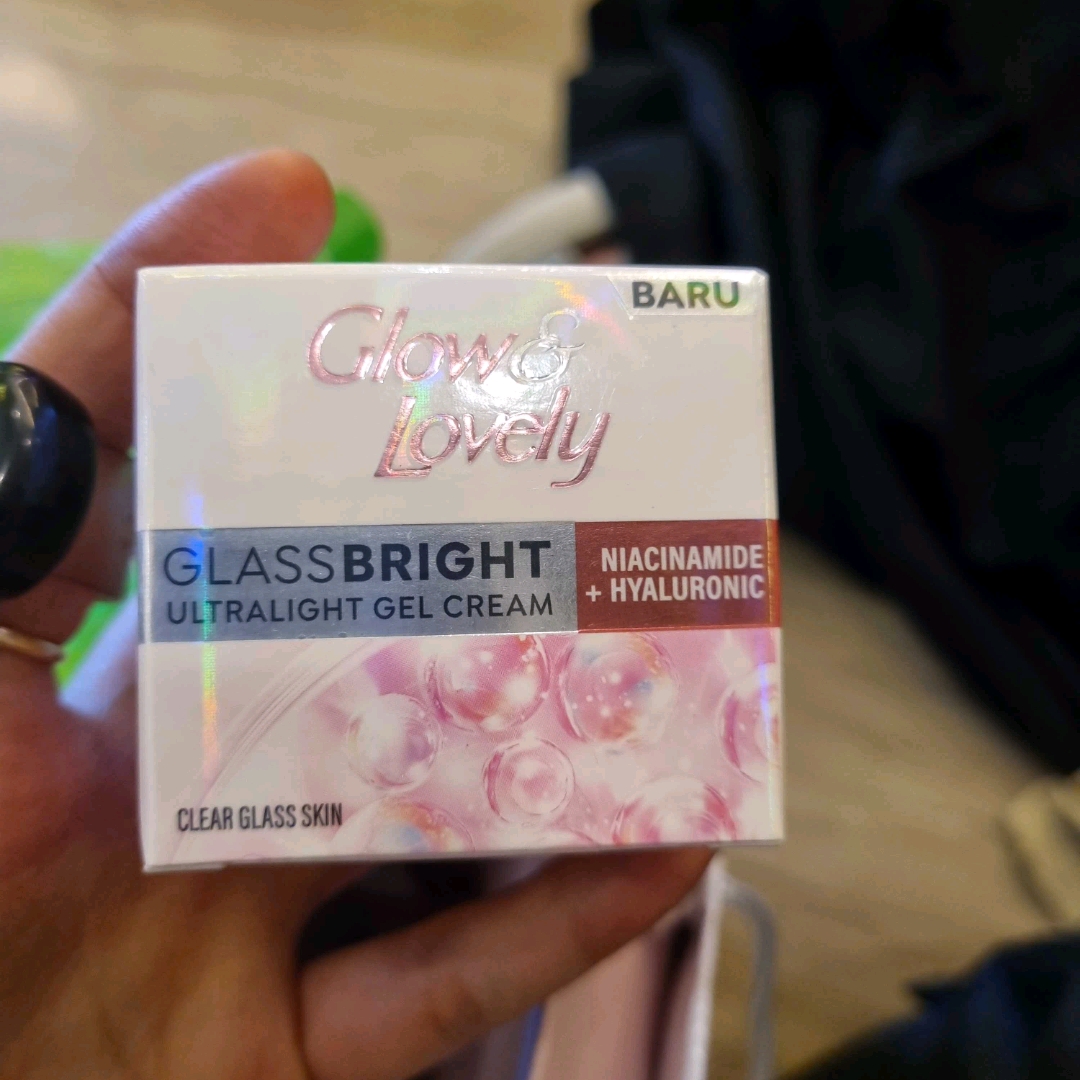 DermaGlow Multivitamin Cream imgfdn-9a88a816-6c03-44c4-a904-e202cbc14c6d