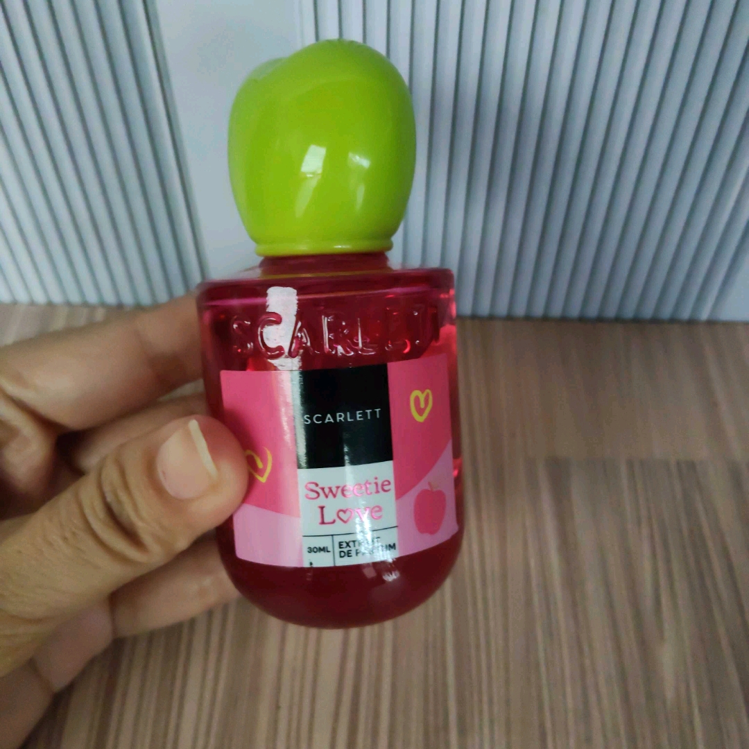 Sweetie Love Extrait De Parfum imgfdn-cd4ba9f6-484c-48c3-b297-7b3f03e5f791