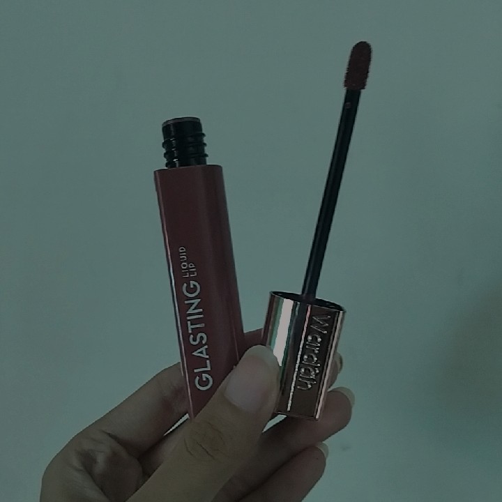 Glasting Liquid Lip - 04 Rosewood Radiance imgfdn-8c50ec6f-67f9-46f2-932e-0402b3d0bd84