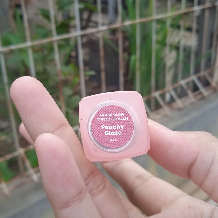Glass Glow Tinted Lip Balm  - Peachy Glaze imgfdn-38d08ee5-26b2-4042-8a27-ff9f144cc17d