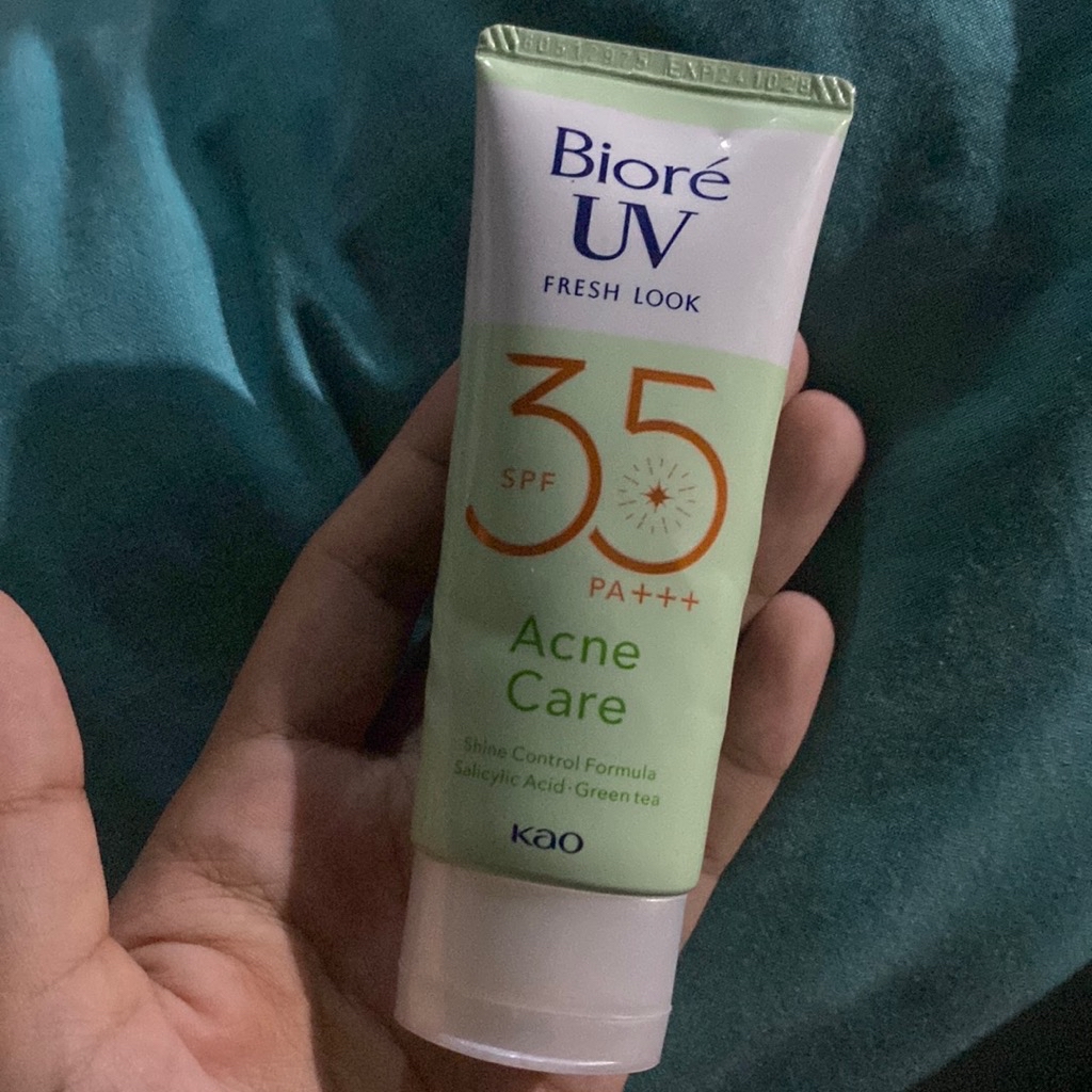 UV Fresh Look Acne Care SPF35  imgfdn-1779864c-32ce-4edb-b001-d47adc9b6375
