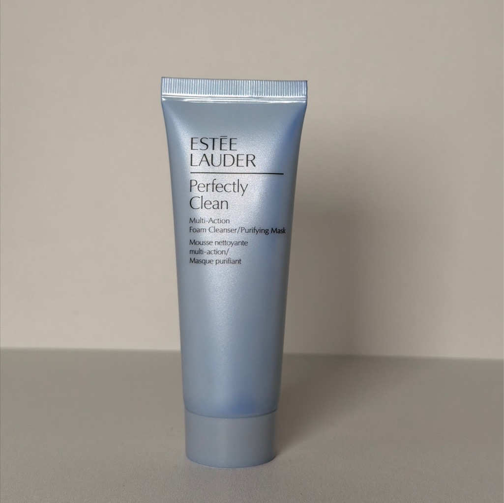 Perfectly Clean Multi-Action Cleansing Gelée/Refiner imgfdn-33f4e8d7-831d-43b1-9299-e1b9221ec5e9