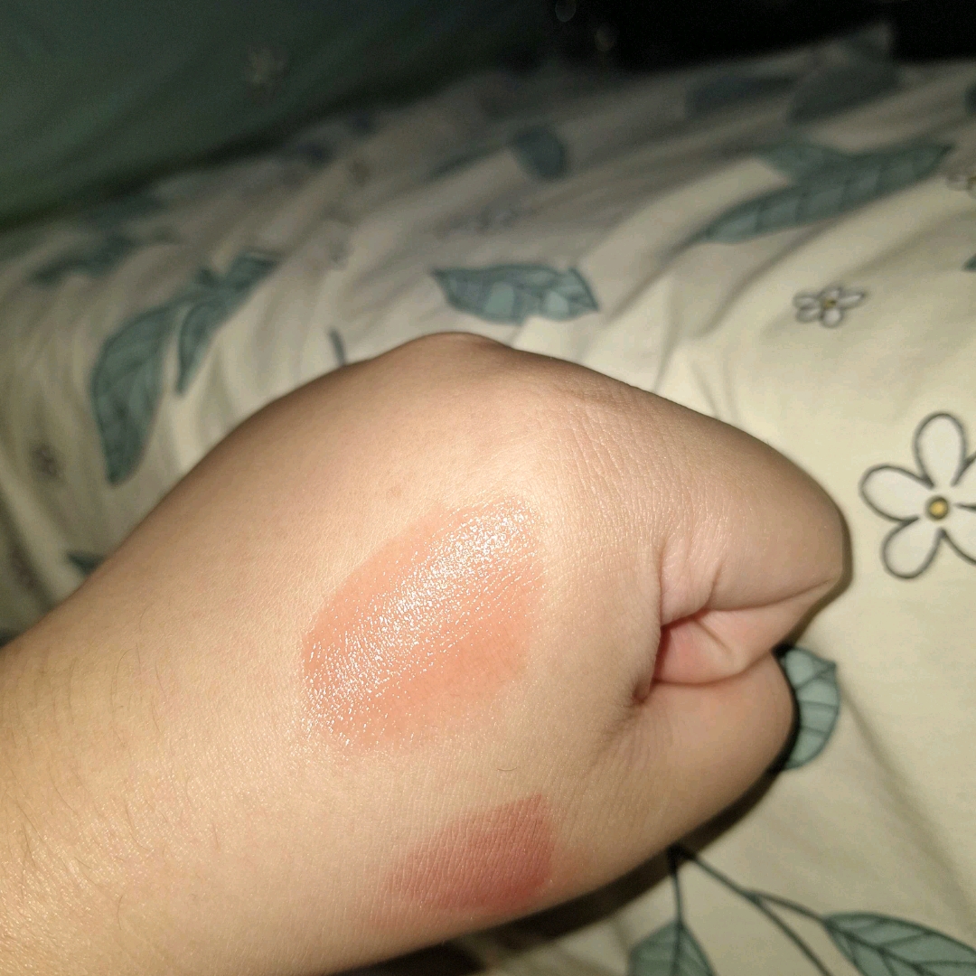 Cloud Paint Glassy Glow Lip Tint - G06 Peach Nude imgfdn-c9f833a9-40b4-41b1-bc9b-c35626346d3e