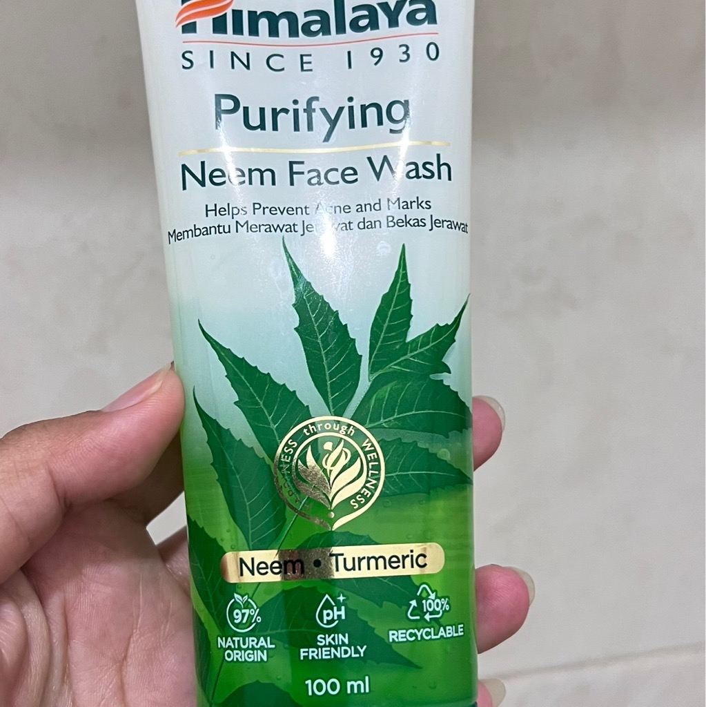 Purifying Neem Face Wash imgfdn-dc10b5ba-d063-4fc2-bdb3-6227866f32c0
