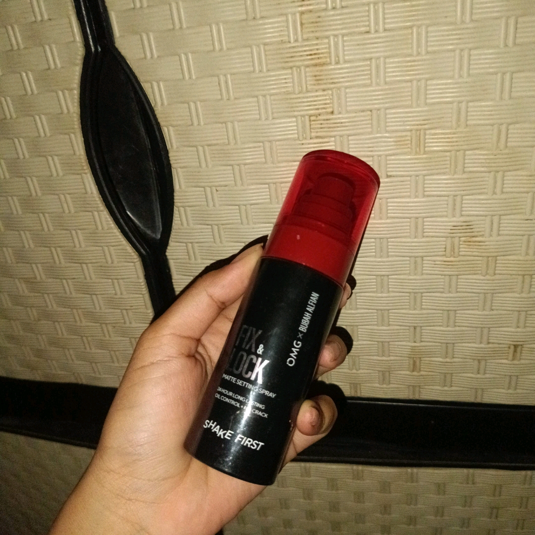 Fix & Lock Matte Setting Spray imgfdn-0cafc908-019e-49ab-8a1d-5d910c906085