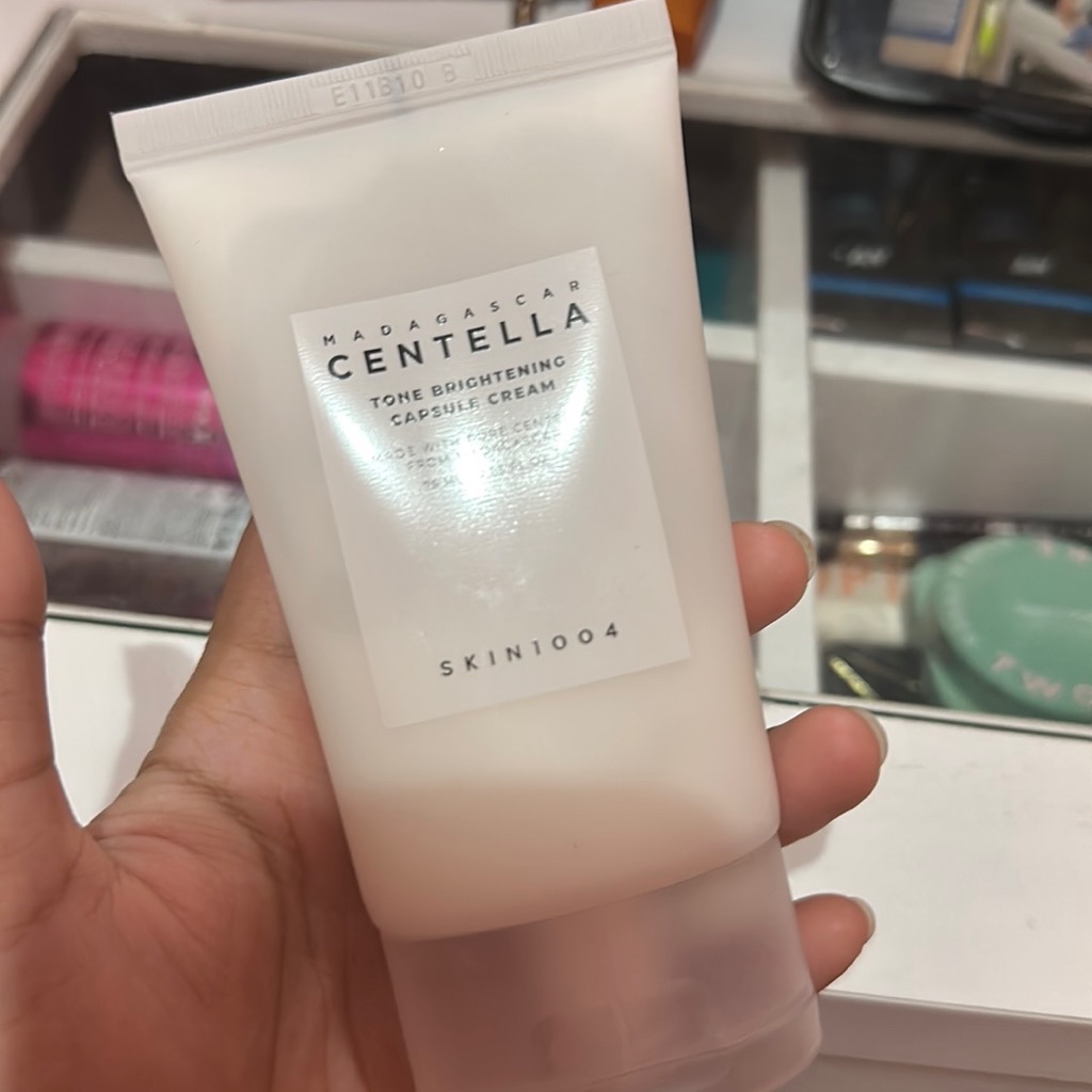 Madagascar Centella Tone Brightening Capsule Cream imgfdn-1dcc8bda-c8b4-4d4d-968c-94d97a6bd4ca