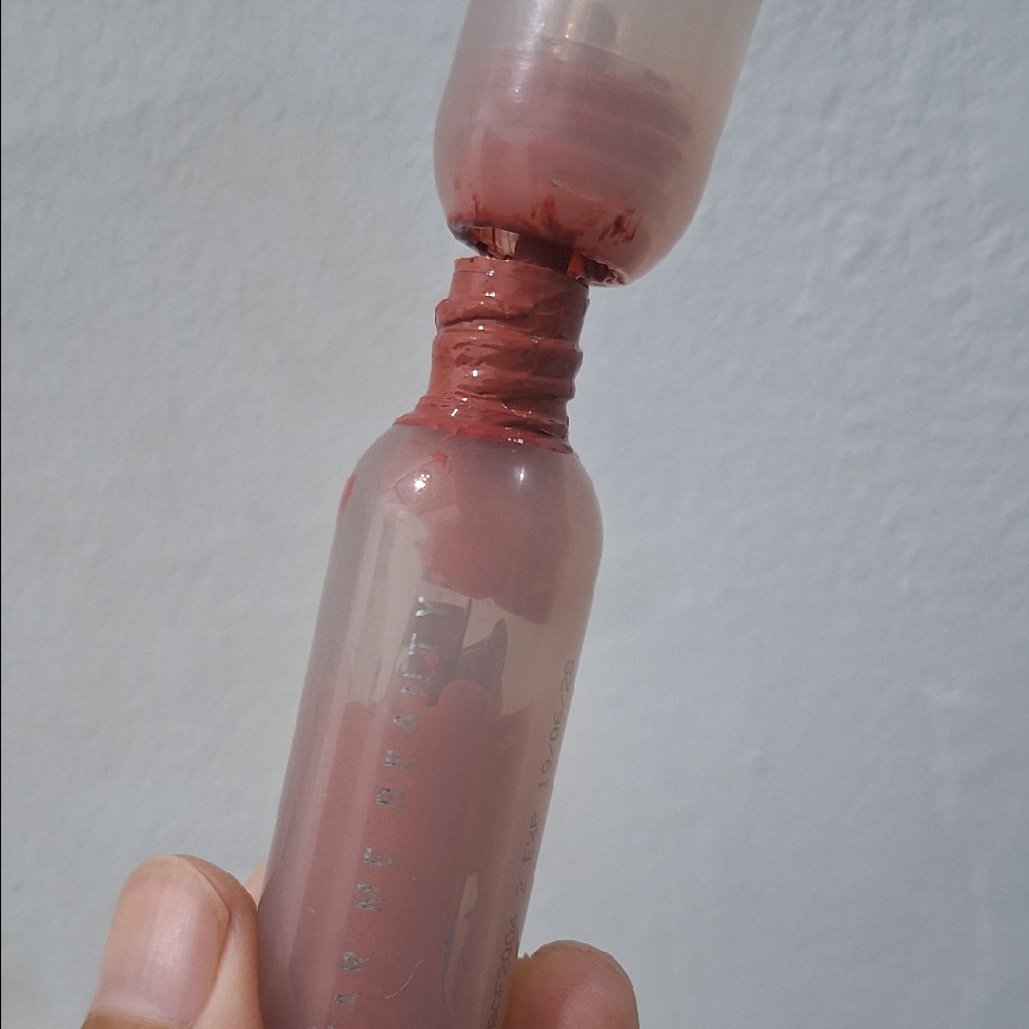 Hydraglow Lip Stain - Dear Luna imgfdn-281da73a-d55a-4221-93fd-70a3dd7fc953