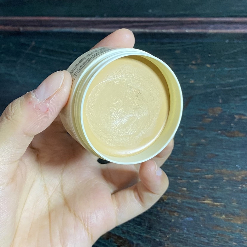 Covering Cream - Olive imgfdn-3292fe60-9c0e-4211-a1b6-4467c84d0566