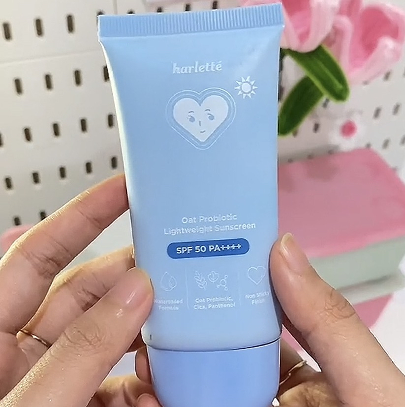 Oat Probiotic Lightweight Sunscreen SPF 50 PA++++ imgfdn-c22776d9-d2b1-4474-945b-7fdd7916b5d8