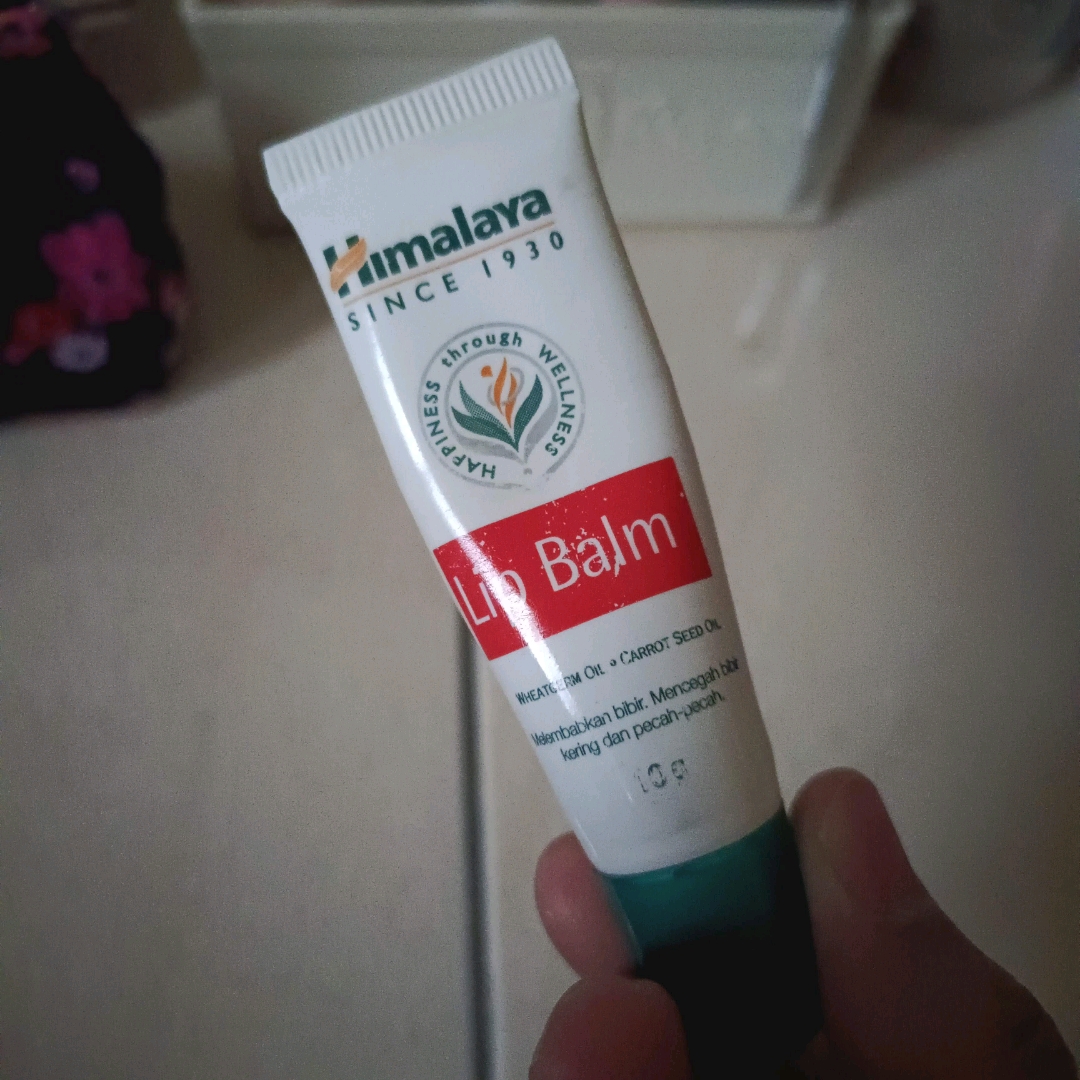 Lip Balm imgfdn-78134a1b-3750-4730-ad86-273793b4fb9f