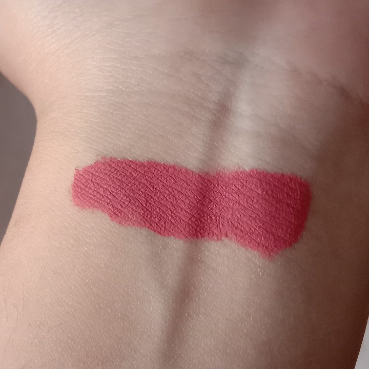 Urban Lip Cream Matte - 06 Lumiere imgfdn-b6712a34-5896-4079-9418-d258b7ea858e